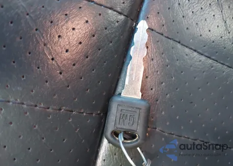 2001 Pontiac Grand Prix Gt from USA, damaged, VIN 1G2WP52K11F246057